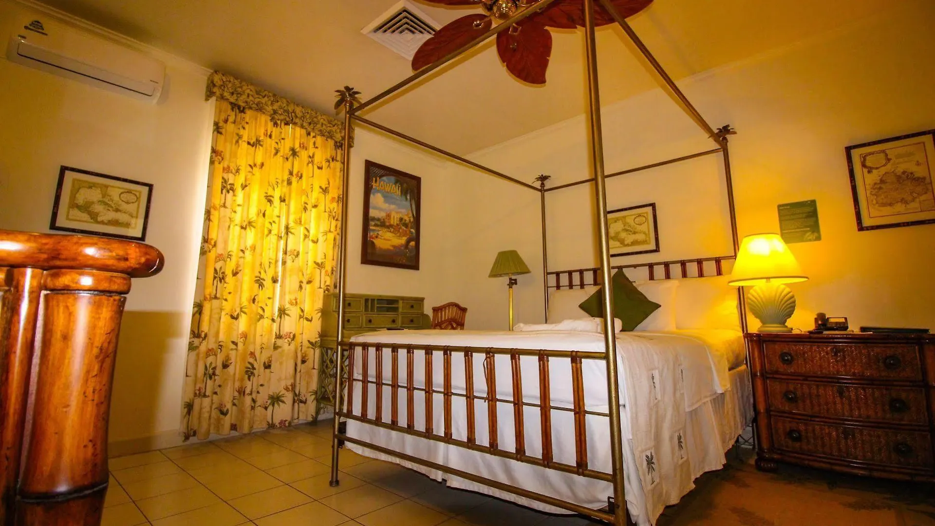 Grenadine House Hotel Kingstown 4*,